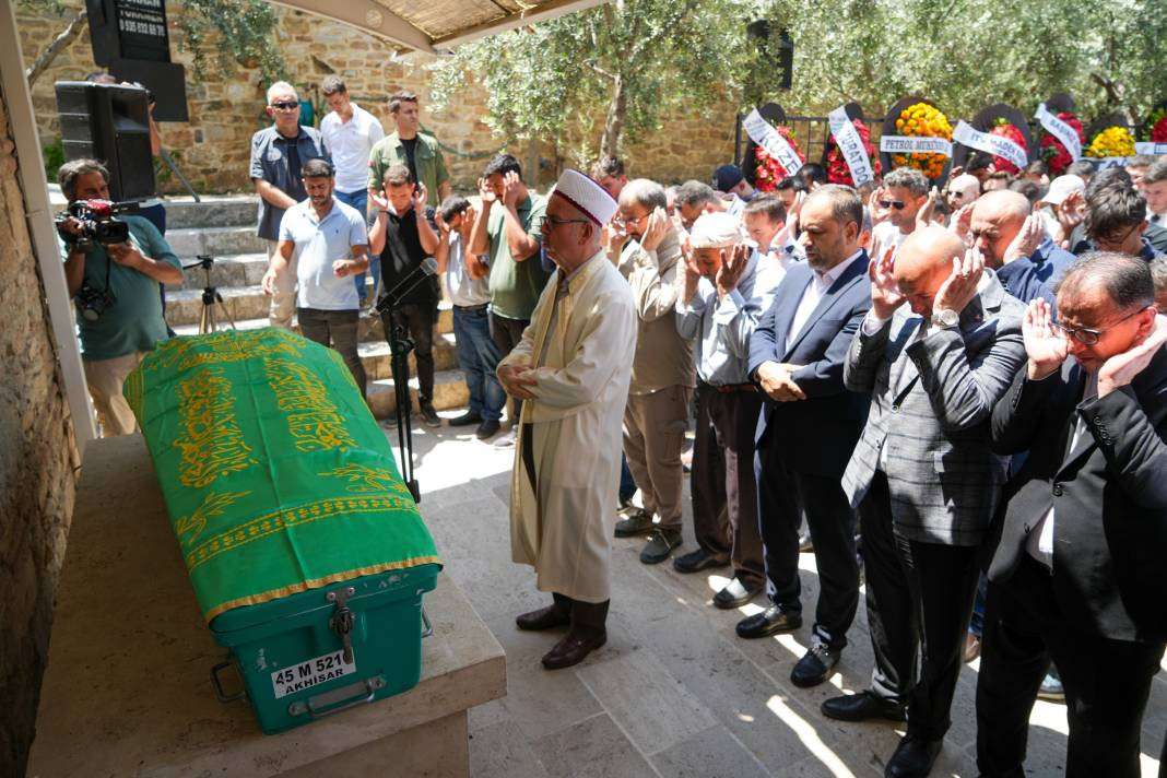 Gabar Dağı'nda ölen mühendise son veda! Petrol sahasında sondaj kulesi devrilmişti - Resim: 11